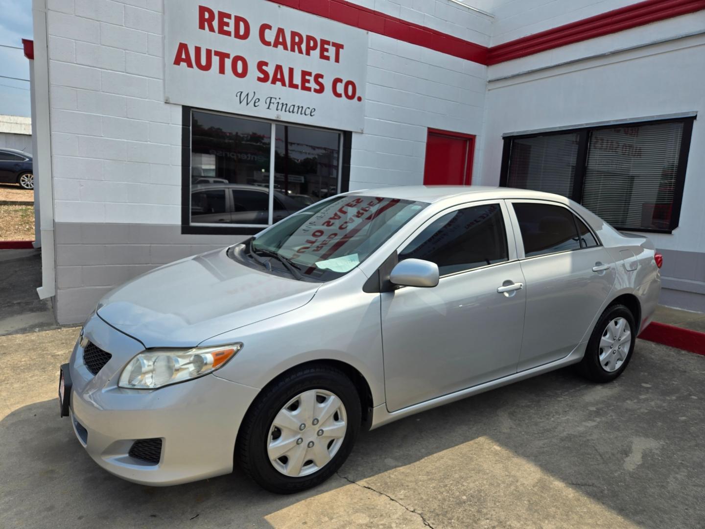 2009 SILVER Toyota Corolla (JTDBL40E599) with an 1.8L I4 F DOHC 16V engine, Automatic transmission, located at 503 West Court, Seguin, TX, 78155, (830) 379-3373, 29.568621, -97.969803 - Photo#0